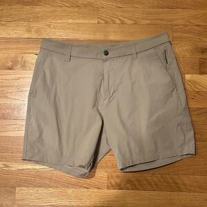 LuluLemon Men's Tan Commission Short 7inch